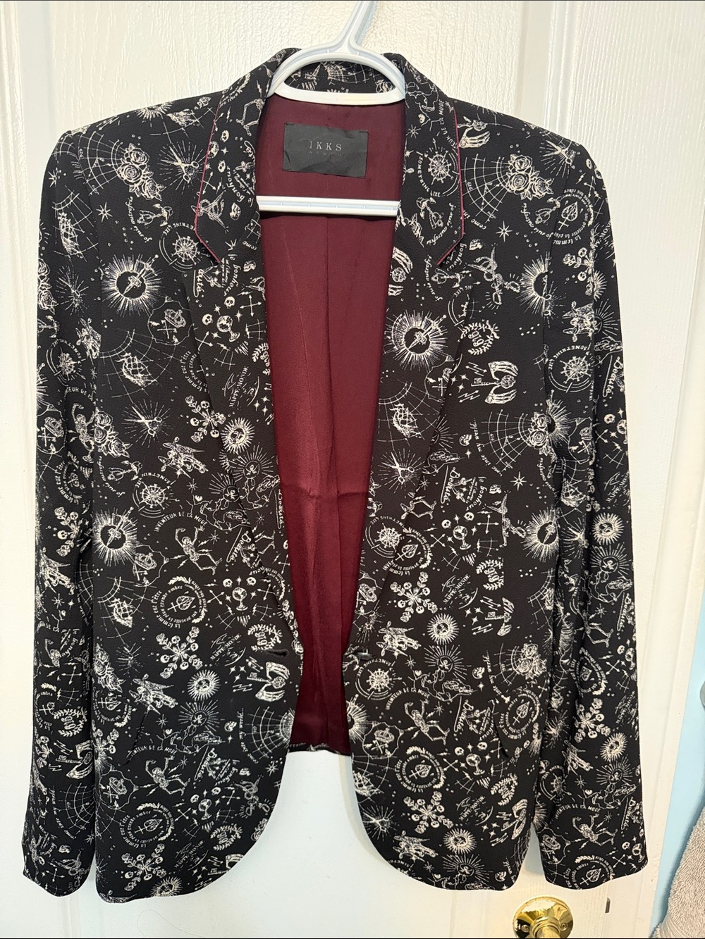 Ikks Black and White Printed Blazer with Burgundy Interior